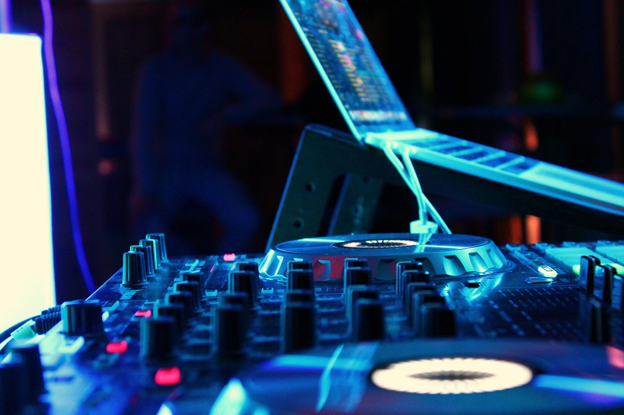 spudaitis dj 8347229 1280